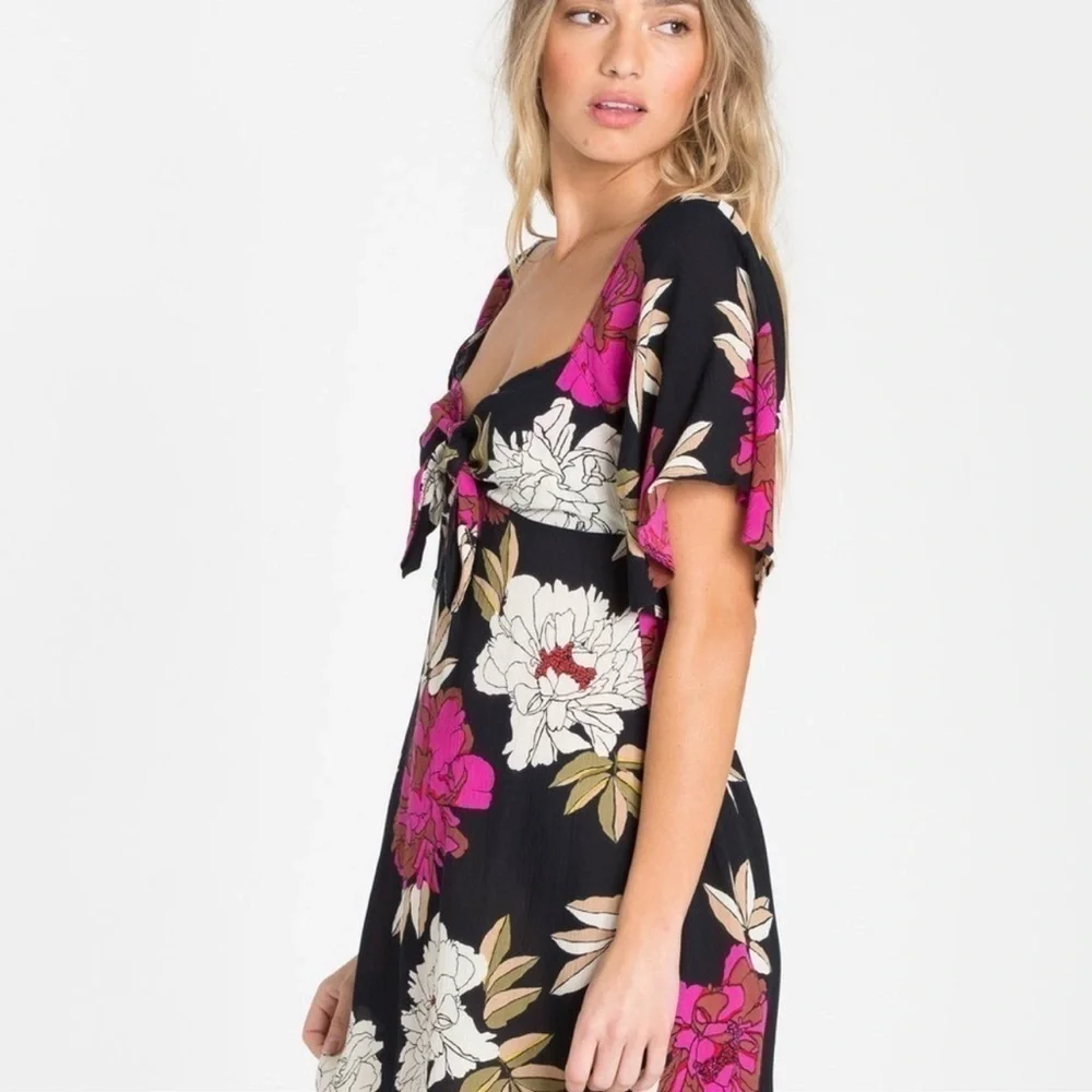 🌺Billabong,Striking Floral Mini Dress, Lovely Front Tie/Forms Neckline,Size S - Picture 3 of 13